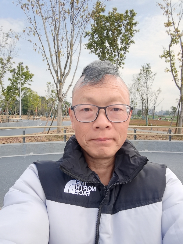 做喜欢的事的第一张照片--驻马店相亲服务中心