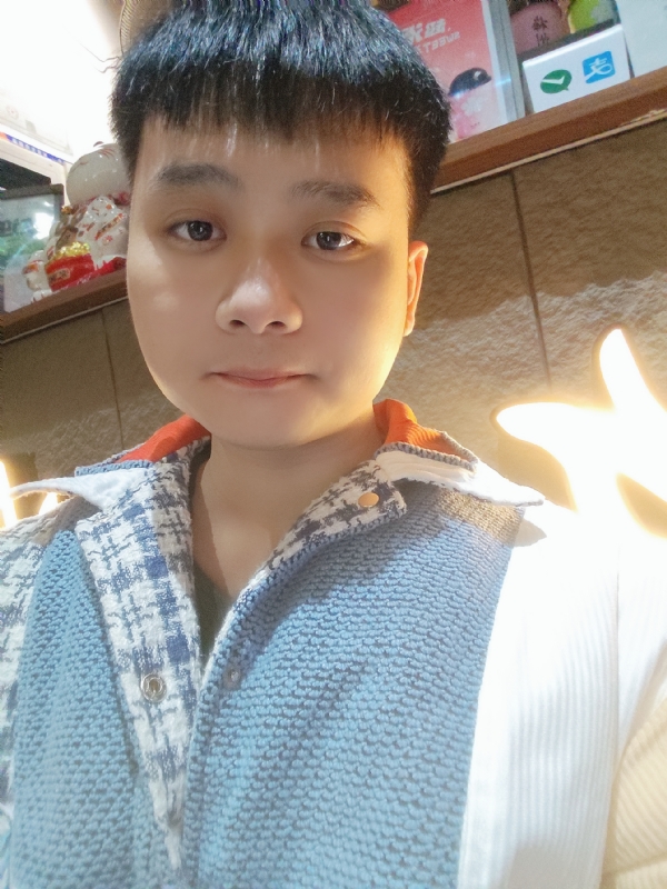 侯侯的第一张照片--驻马店相亲服务中心