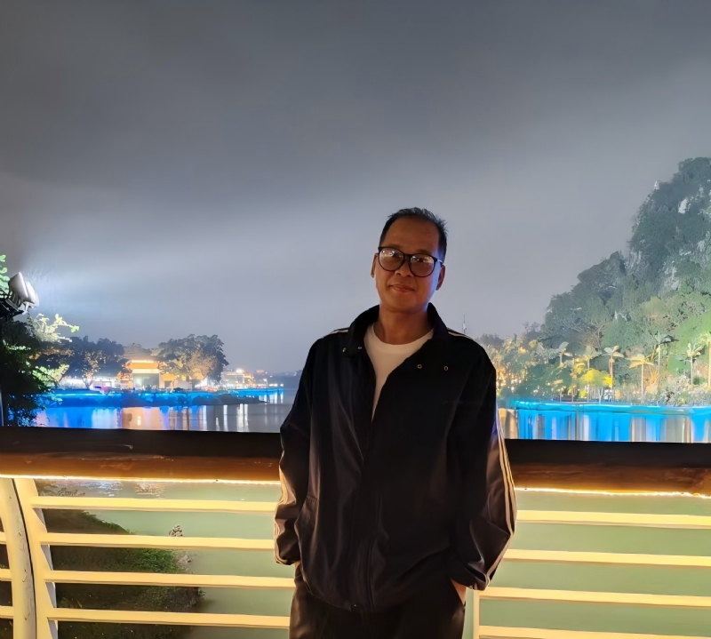 高山流云的第一张照片--驻马店相亲服务中心